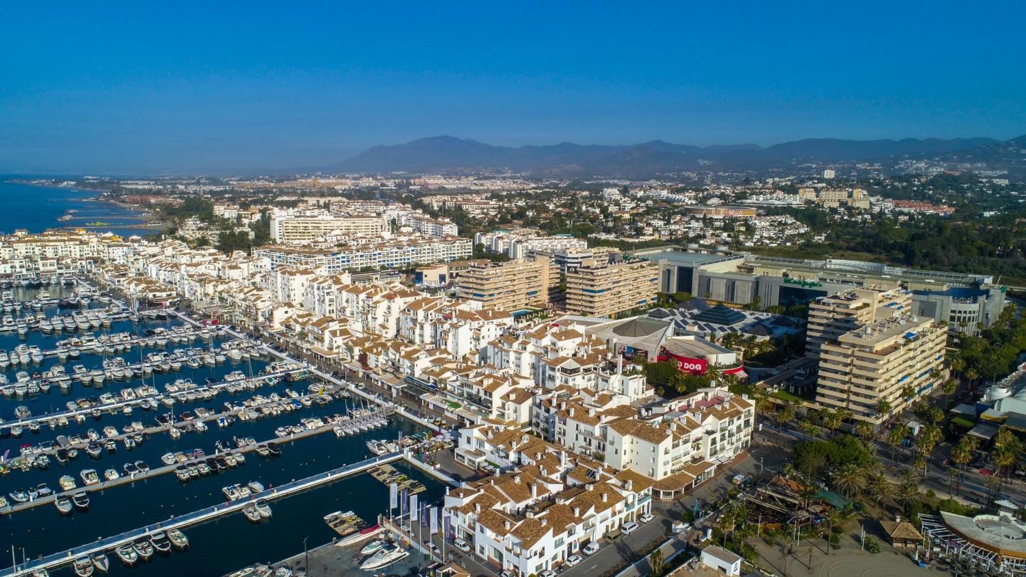 Marbella Banus Suites Екстер'єр фото